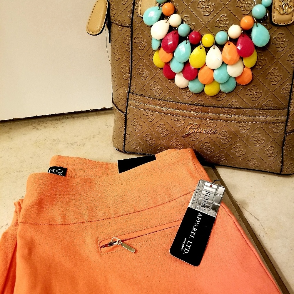 Soho size medium coral straight leg ankle pants